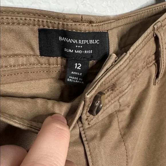 NWOT Banana Republic Slim Mid-Rise Ankle Chino Size 12 Khaki Tan - Picture 4 of 6